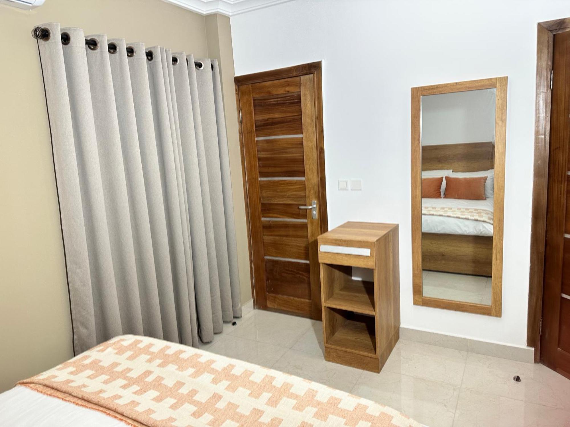 Westlands Tower - Ghana Villas Аккра Екстер'єр фото